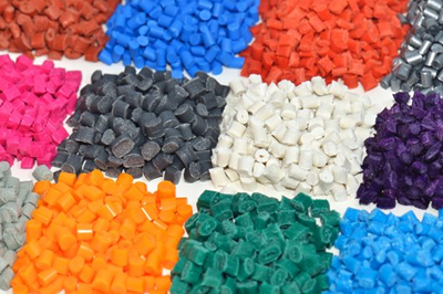 Natural and synthetic rubber coloring